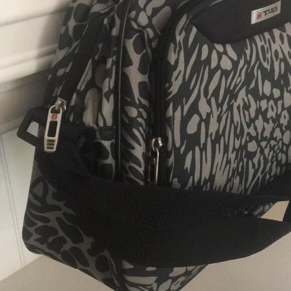 TAG Carryon Bag with Bonus - Picture 2 of 5